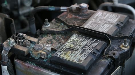 is a smoking car battery dangerous|Dangerous! Why Your Car Battery May Be Smoking and How to。